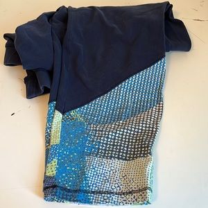Catherine's leggings 3x navy blue with design lower part of leg used
